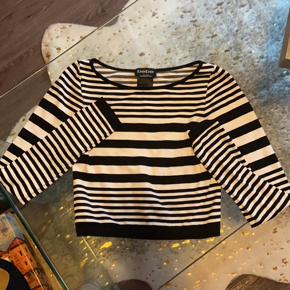 ✨Bebe ✨ black & white striped crop top with full length sleeves - Picture 3 of 5